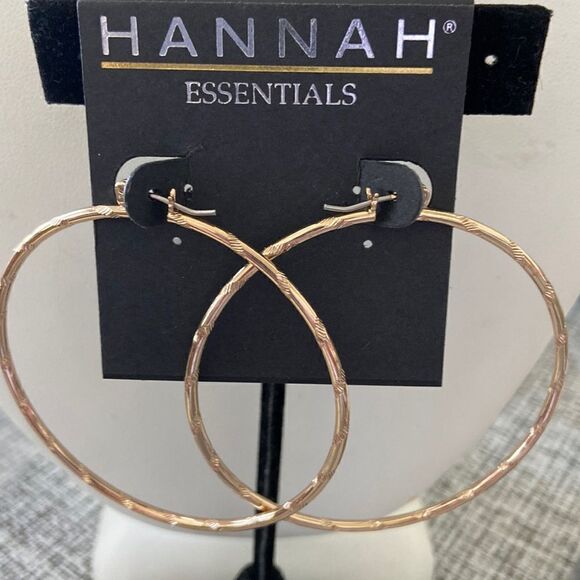 Hannah Essentials NWT Loop Gold color details on the loop - Picture 1 of 5